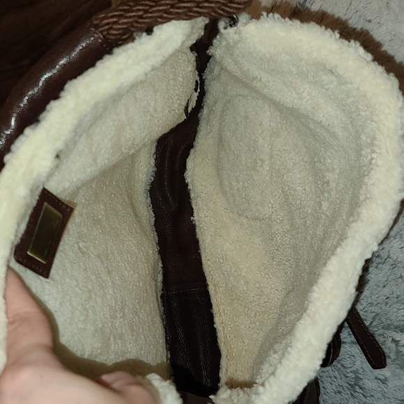 πRAREπ FENDI SHEARLING LEATHER BAG - Picture 6 of 14